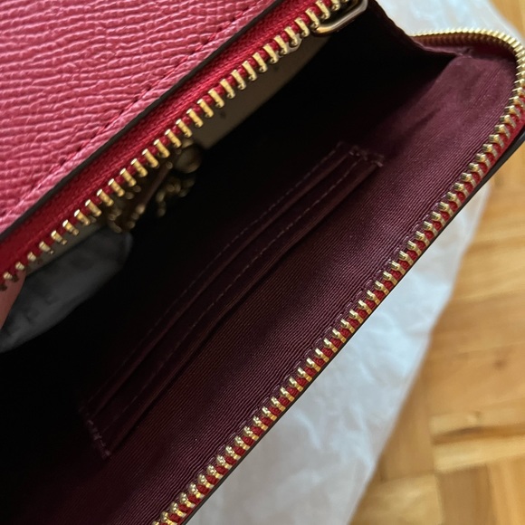 NWT Disney X Coach Box Crossbody With Cruella Motif - Picture 9 of 14